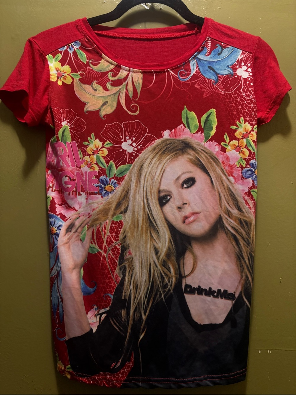Red Graphic Avril Lavigne Portrait Tee